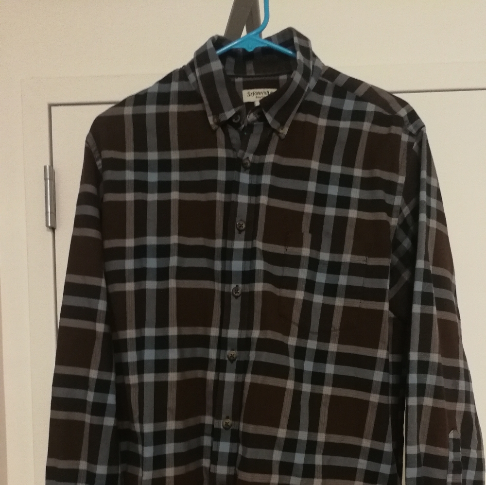 Casual plaid shirt!